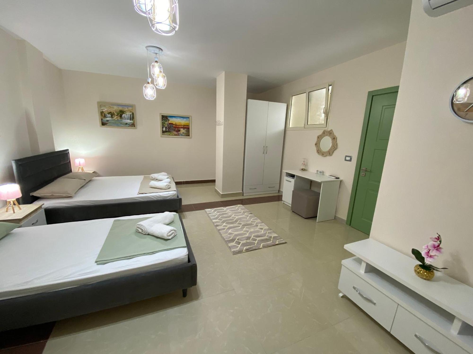 Tinas Rooms Durres Exterior photo