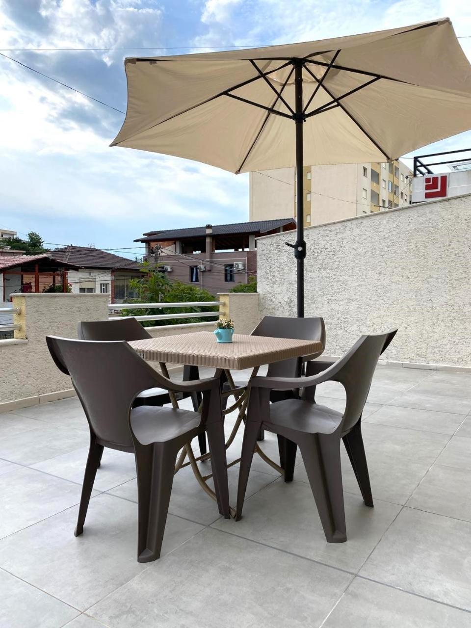 Tinas Rooms Durres Exterior photo