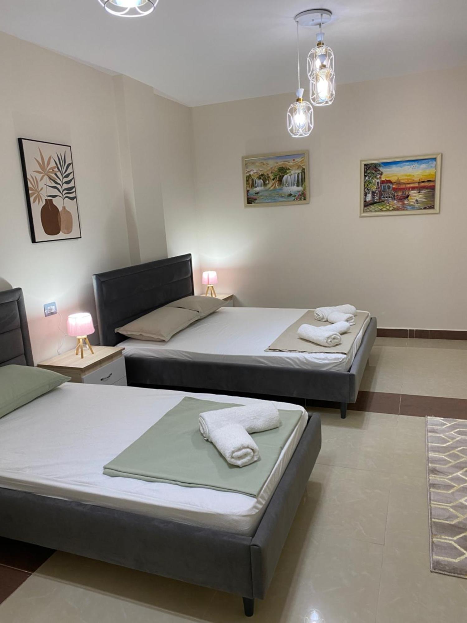 Tinas Rooms Durres Exterior photo
