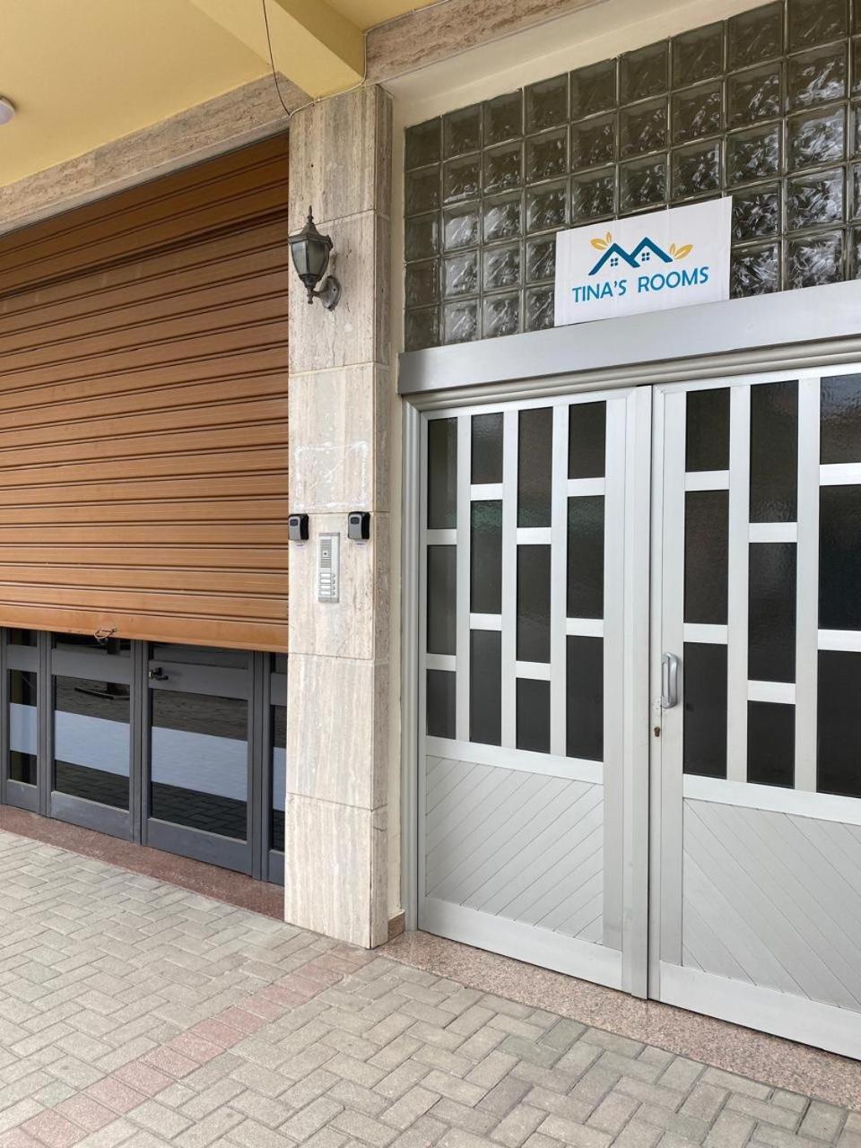 Tinas Rooms Durres Exterior photo